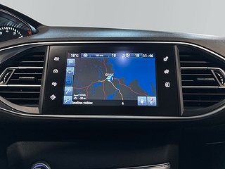 Peugeot 308 1.2 PureTech 130 Active Pano Psens S&V-däck