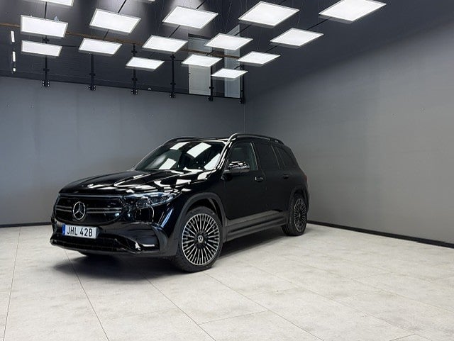 Mercedes-Benz EQB 300 4MATIC AMG Line / Panorama