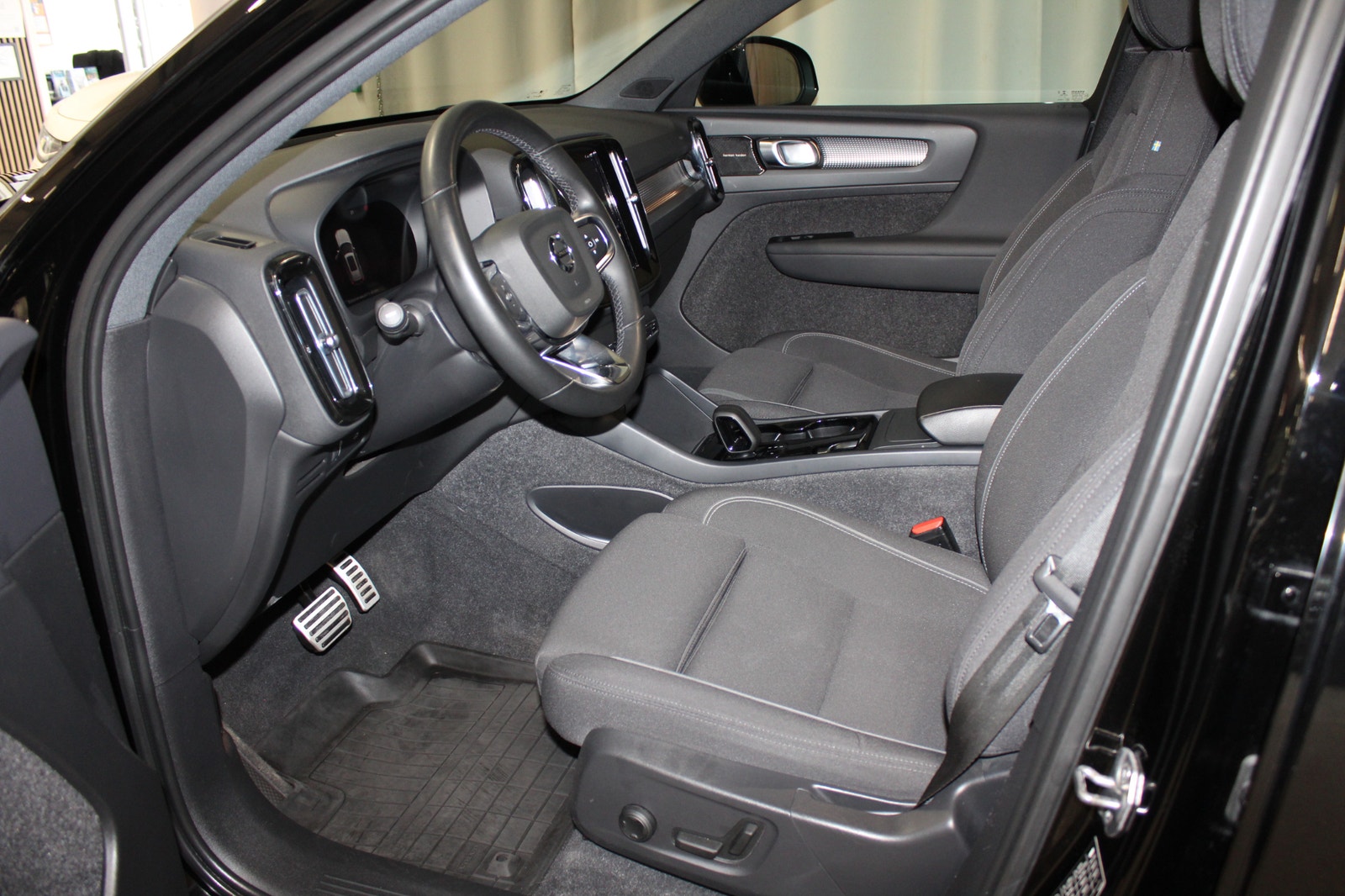 Volvo XC40 P8 Recharge Twin Pro, Panorama, 360 kam, Värmepump 2022 - miniatyr 20
