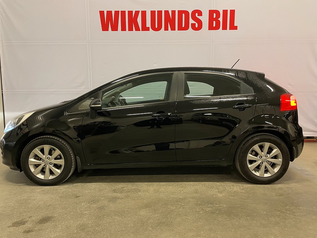 Kia Rio 5-dörrar 1.4 CVVT GLS Motorvärmare S&V Däck 109hk