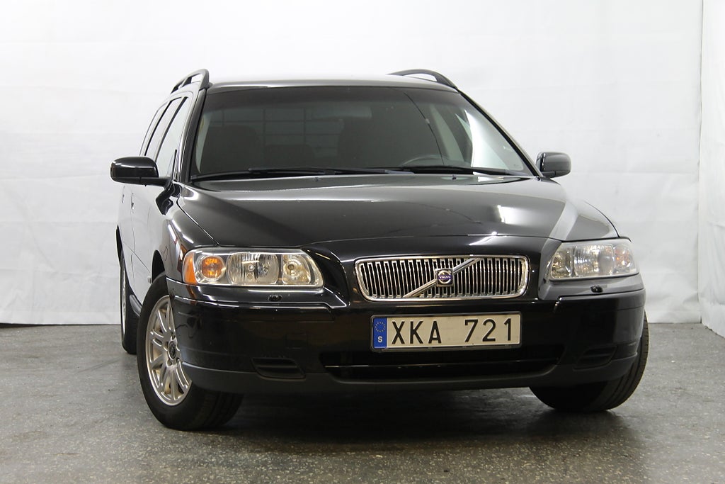 VOLVO V70 2.4 BUSINESS 140 ch 4X2 BVM - CUIR - ATTELAGE - 193000 km