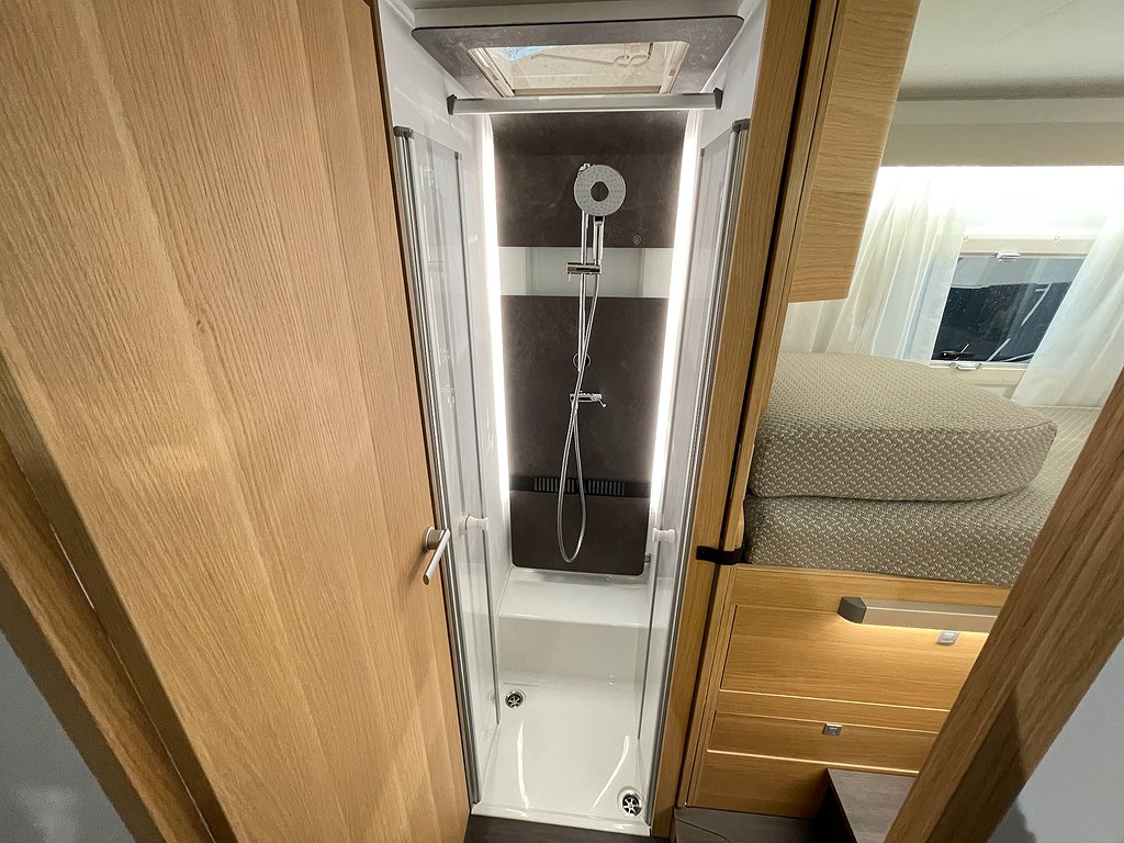 Adria Matrix Plus 670 DL / ALDE / Taksäng / Automat / F2F /  - Adria