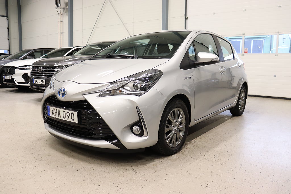Toyota Yaris Hybrid Active B-Kam Navi Bluetooth Farthållare 101hk