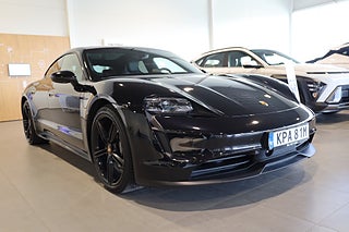 Sportkupé Porsche Taycan 4 av 31
