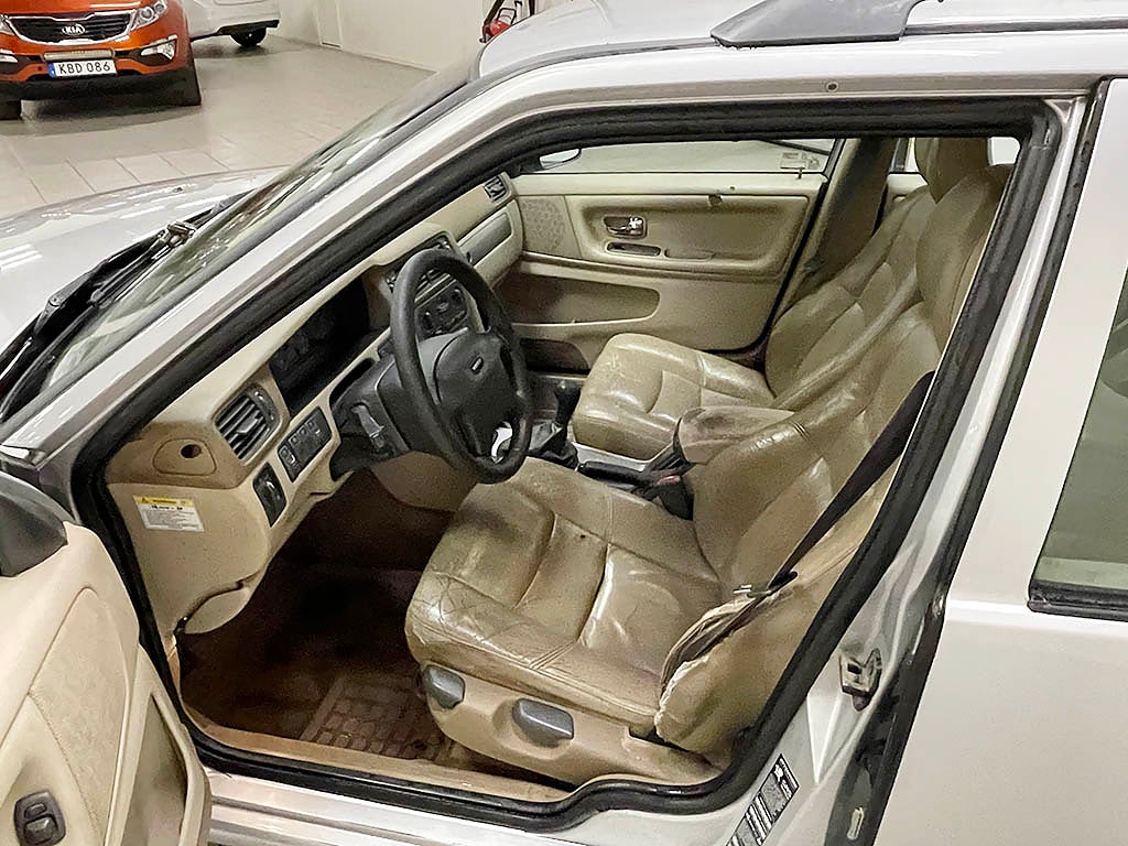 Volvo V70 2,4