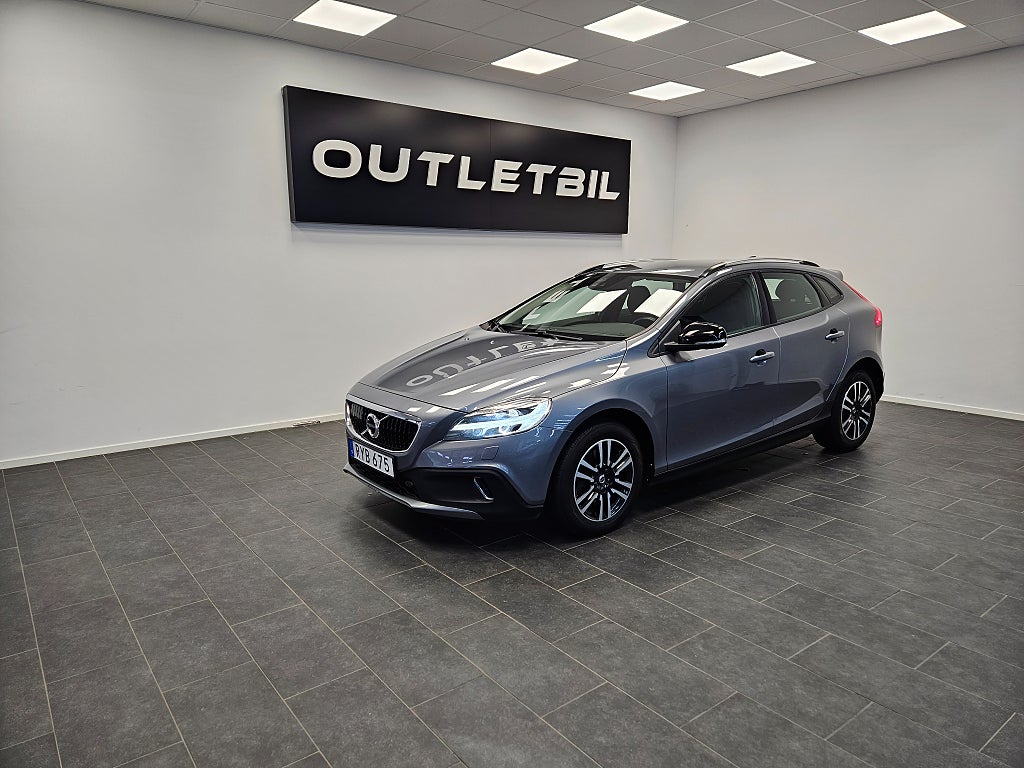 Volvo V40 Cross Country D3 Geartronic Momentum Värmare Navi Backkamera Drag VOC