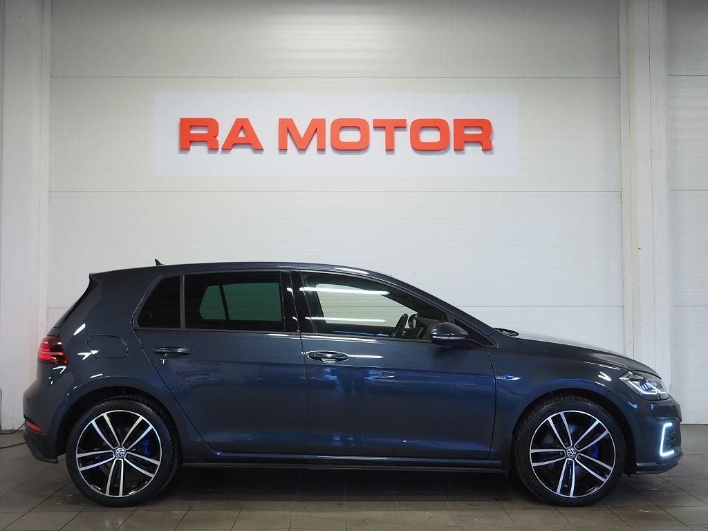 Volkswagen Golf GTE TSI 204hk Plug-In |Cockpit|Värmare|Navi|Kamera| 2018