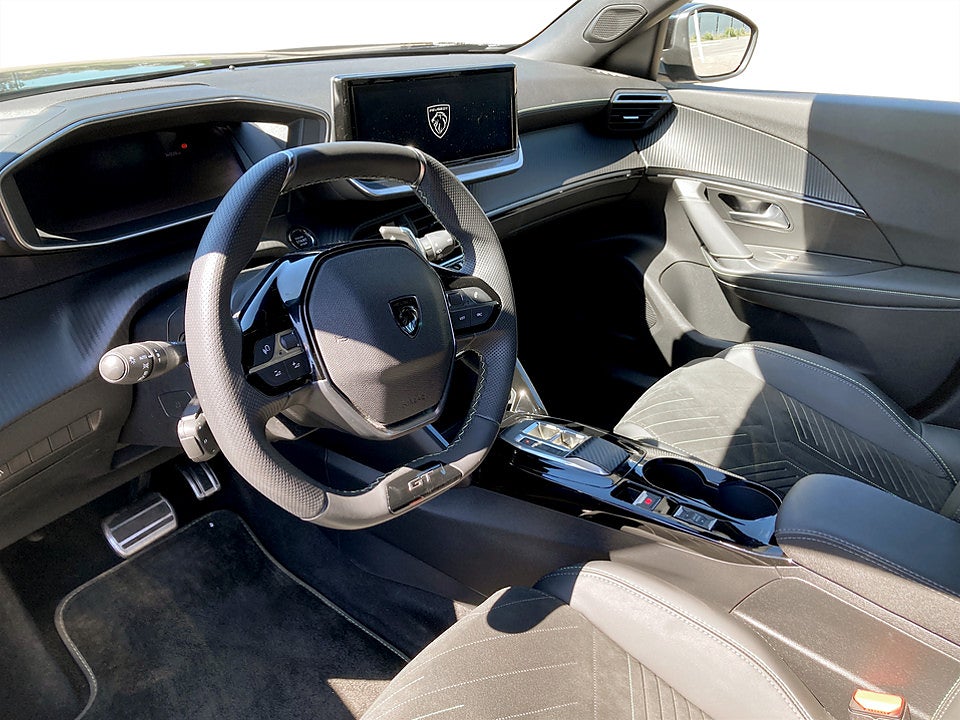 Bild på Peugeot 2008 GT 1.2 PT 130hk Aut B-KAMERA CARPLAY