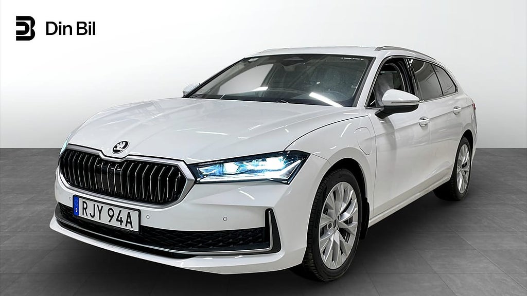 Skoda Superb iV 204 hk Laddhybrid Selection Drag P-Värm