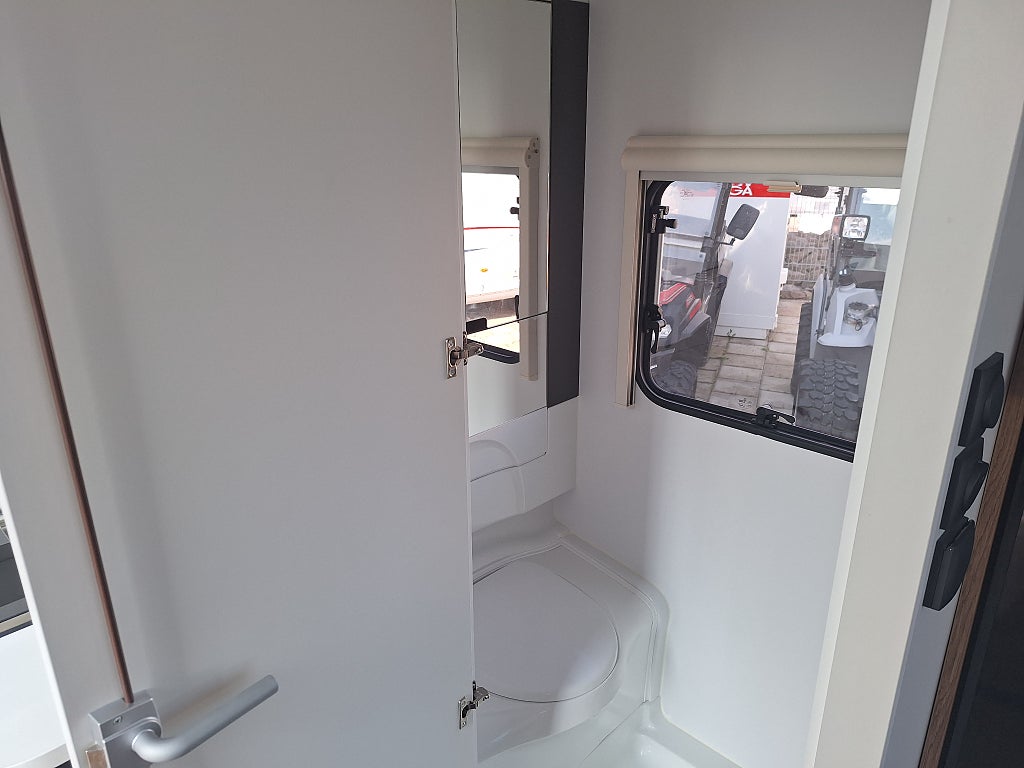 Adria Action Sport 391 LH / Köp nu – hämta till våren! - Adria