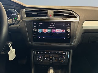 Volkswagen Tiguan 2.0 TSI OPF 4M R-Line Black Drag Värmare Kamera S&Vhjul – bild 10
