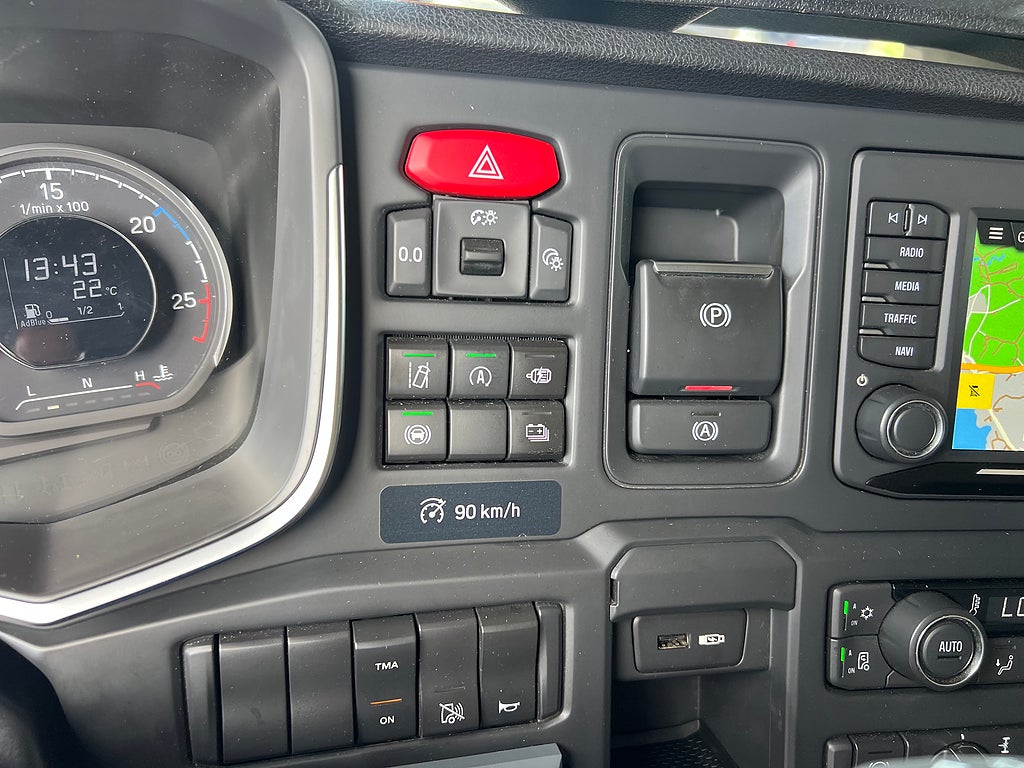 Scania P320 4x2 Hybrid TMA Bil Berlex & Verdegro