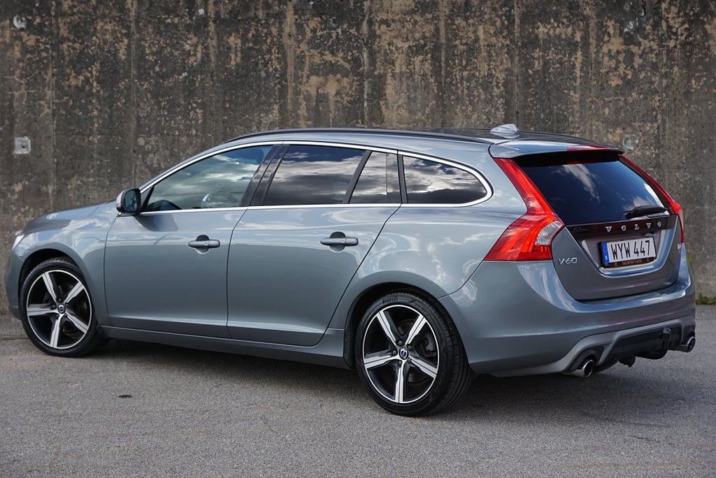 Volvo V60 T4 190hk R-Design|B-Kamera|Drag|Adaptiv-Fart|SE SPEC|