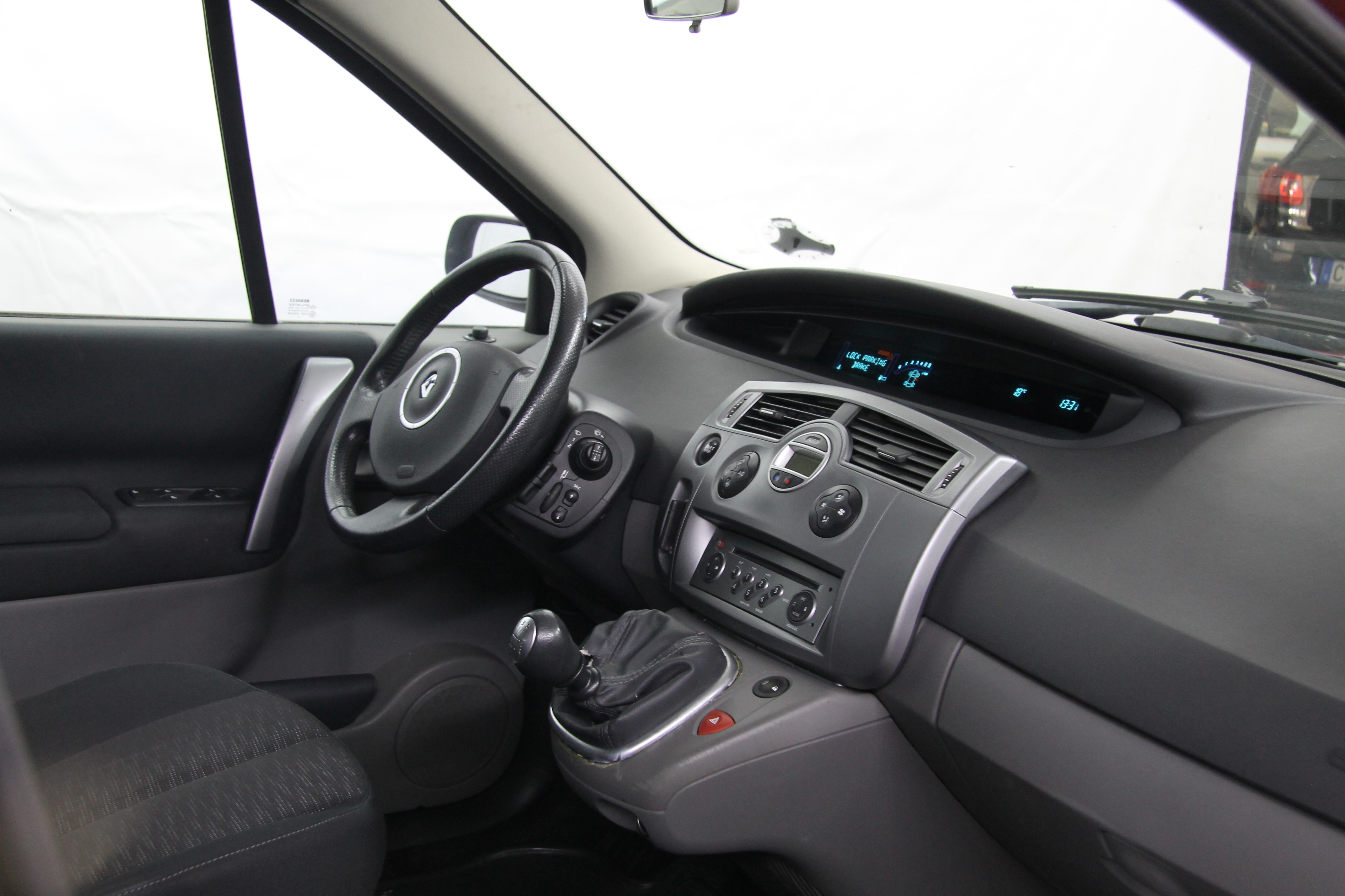 Renault Grand Scenic 2009, bild 7/35