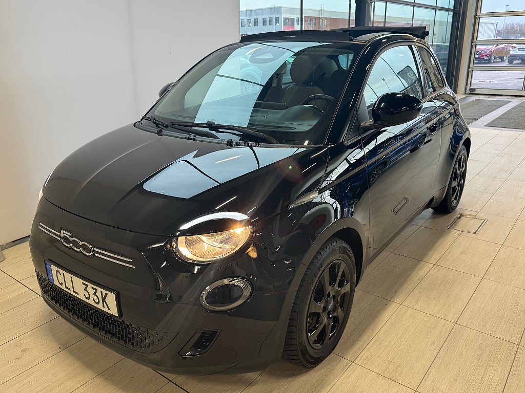 Fiat 500C Cab 42 kWh Navi Carplay Vinterhjul Moms