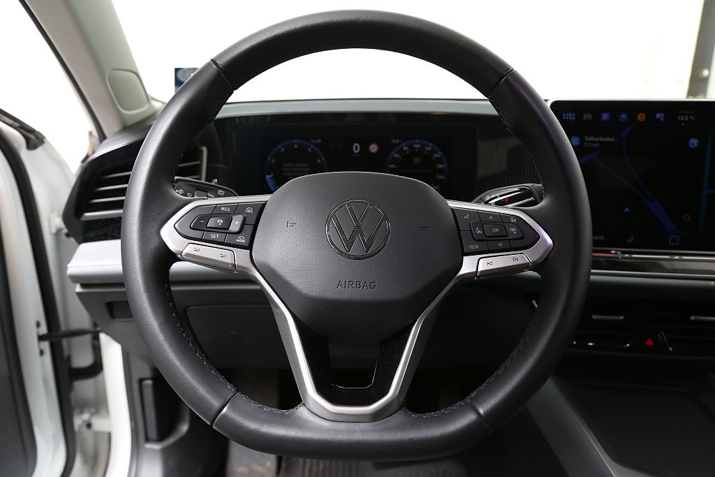 Volkswagen Passat Sportscombi 1,5 eTSI Business Värmare Drag 2025