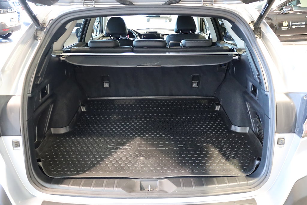Subaru Outback 2,5i 169hk 4WD XFuel Limited AWD Aut Skinn Drag Värmare 2023