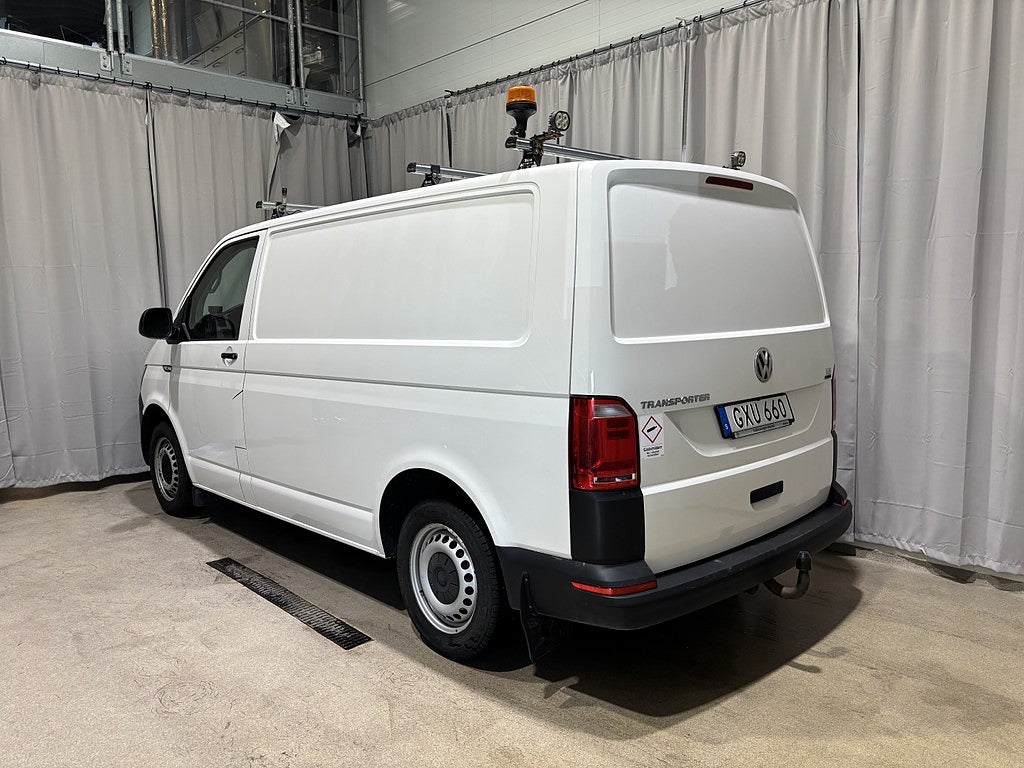 Volkswagen Transporter T30 2.0 TDI BMT 4Motion BKam Drag Värmare Moms