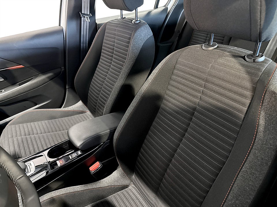 Bild på Peugeot E-208 Active 50kWh 136hk Aut BACKSENSORER KEYLESS