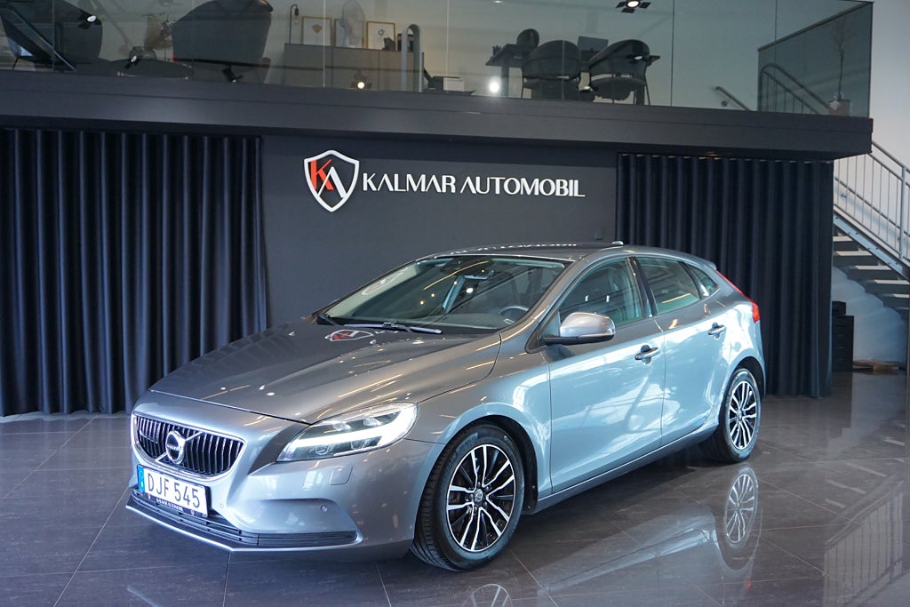 Volvo V40 D2 Geartronic Momentum 120hk VOC Navi Blis Adaptiv 