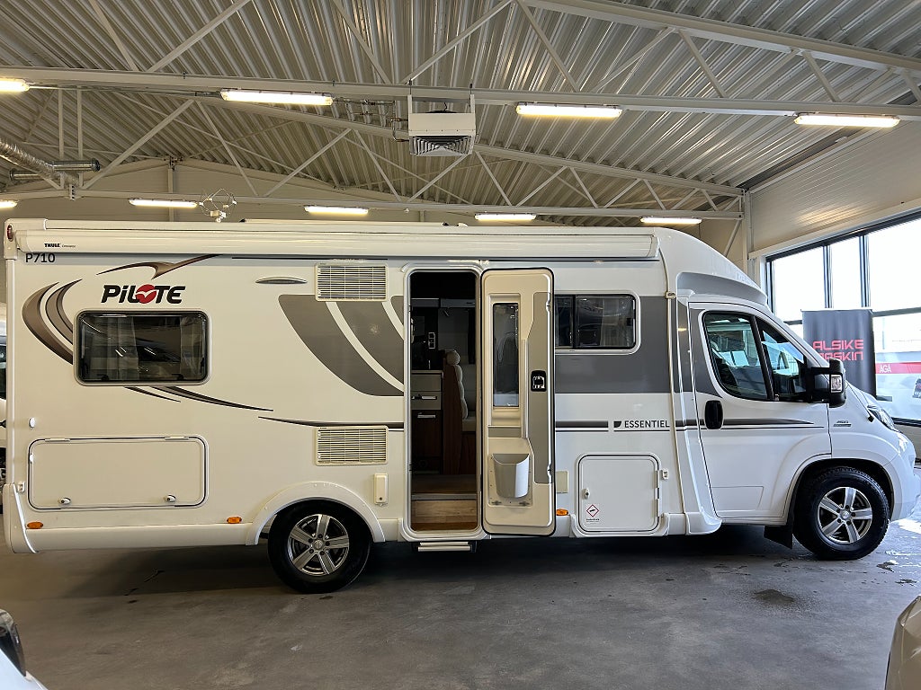 Pilote P 710 P / Automat 150hk / ALDE / Solcell  - Pilote