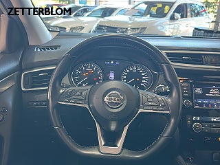 SUV Nissan Qashqai 12 av 17