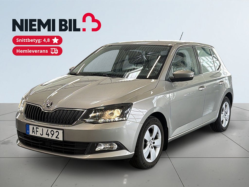 Skoda Fabia 1.0 TSI Style S&V-hjul Carplay Parkeringssensorer 