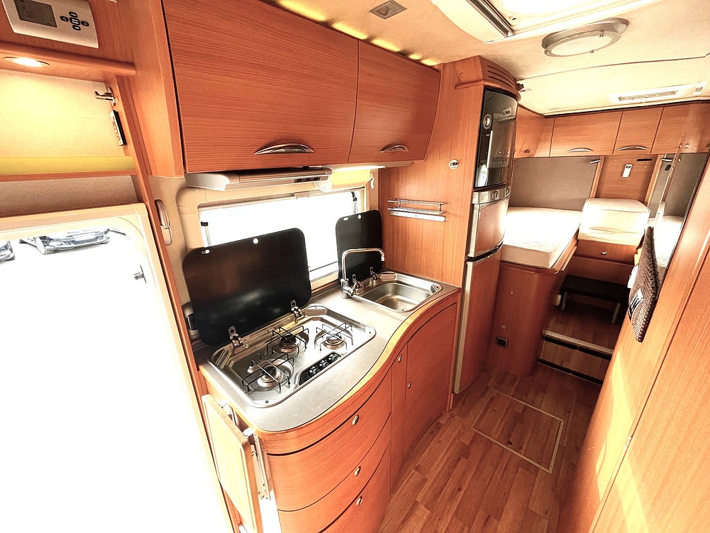 Eura Mobil Integra 840 EB-3 EP stödb Alde AC Drag skinn