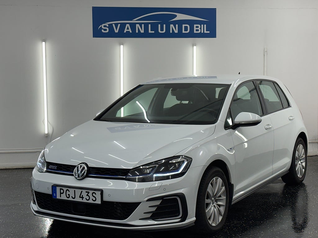 Volkswagen Golf GTE 1.4 TSI ACT GTE / Dragkrok / Backkamera / Carplay 