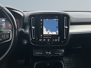 Volvo XC40 D3 AWD Momentum Pro SoV-Däck/Elstol/Kamera/Psens/Navi – bild 11
