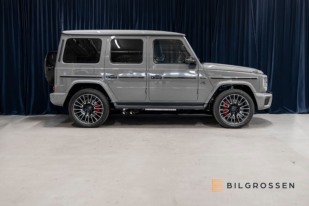 Mercedes-Benz G63 AMG Superior Line Kolfiber Active Ride MY27 MOMS