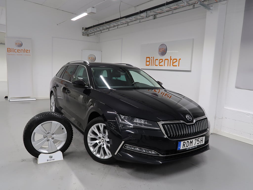 Skoda Superb 1.4 TSI iV Style V-Däck ingår Drag-Kamera-Elstol-CarPla