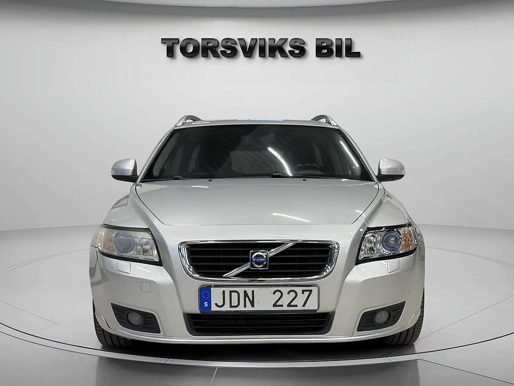 Volvo V50 2.0 D Powershift Summum Navi Skinn Drag Nybes Nyservad  - miniatyr 9
