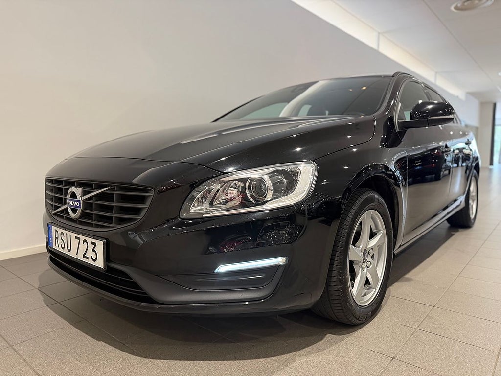 Volvo V60 T3 Classic Edition / Dragkrok / Sensorer / Ratt...