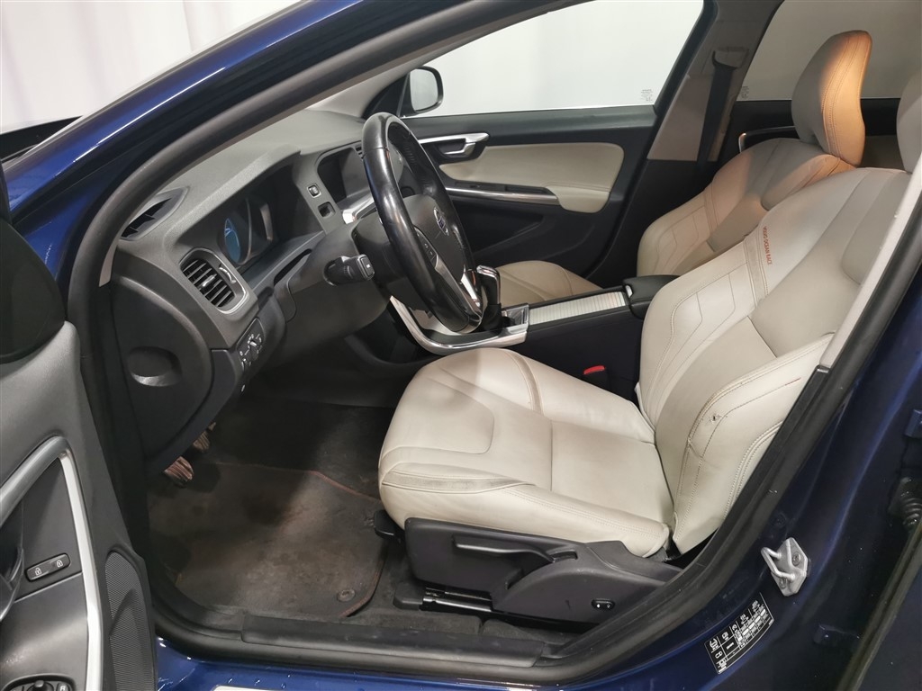 Volvo V60 2015, bild 4/40