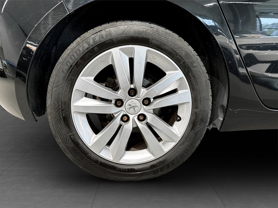Bild på Peugeot 308 5D Active 1.6 THP 125hk PANORAMA