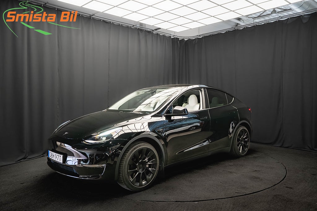 Tesla Model Y Long Range AWD DRAG 20'' PANO LÄDER LJUS-INREDNING MOMS