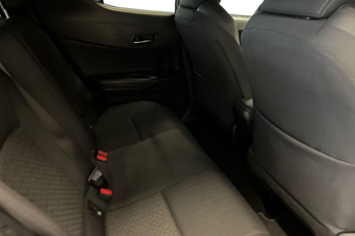 Toyota C-HR 1.8 Hybrid 2023, bild 7/10