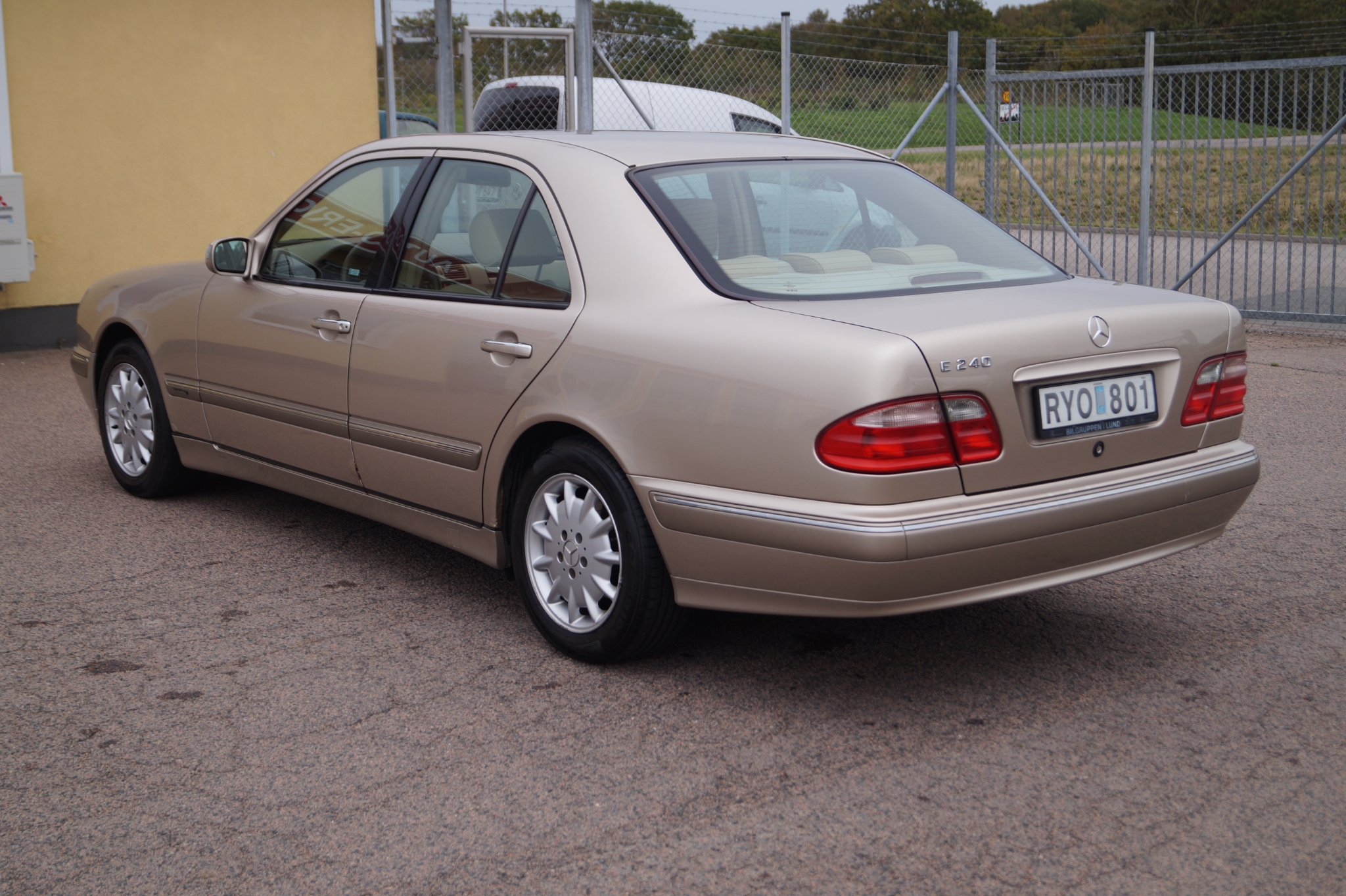 Mercedes-Benz E 240 Elegance 2001, bild 5/10