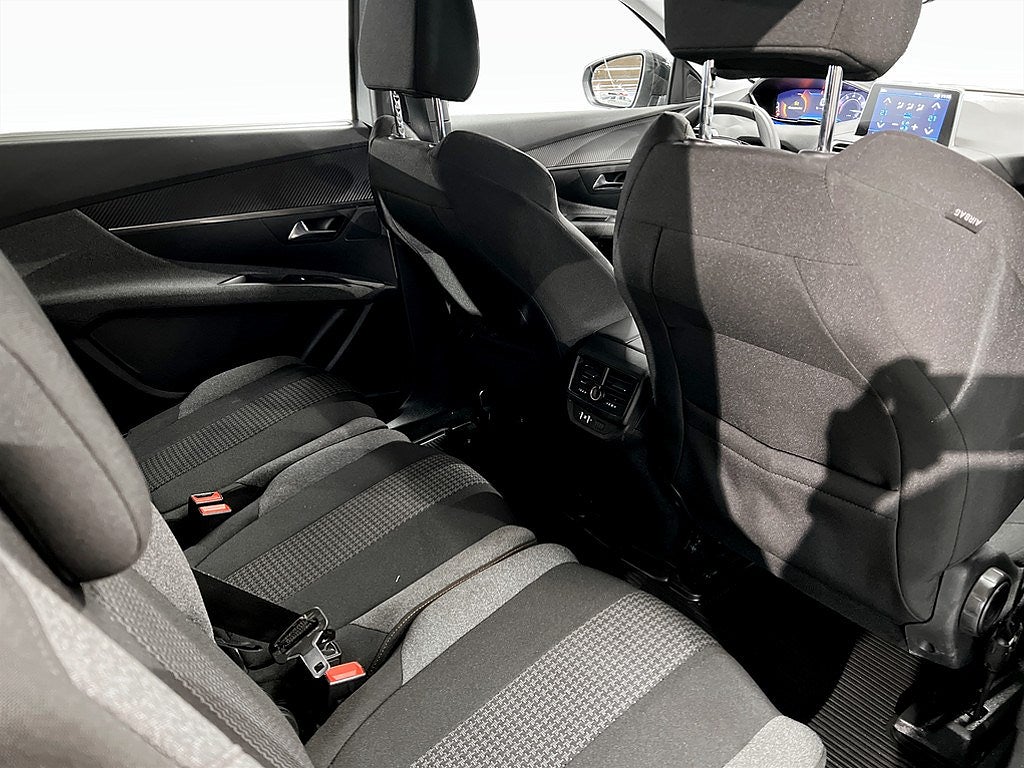 Bild på Peugeot 5008 Active 1.2 PT 130hk - P-SENSORER, CARPLAY
