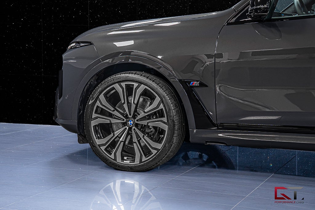 BMW X7 M60i xDrive 2026 MOMS 23" Carbon B&W Pano Sky Massage