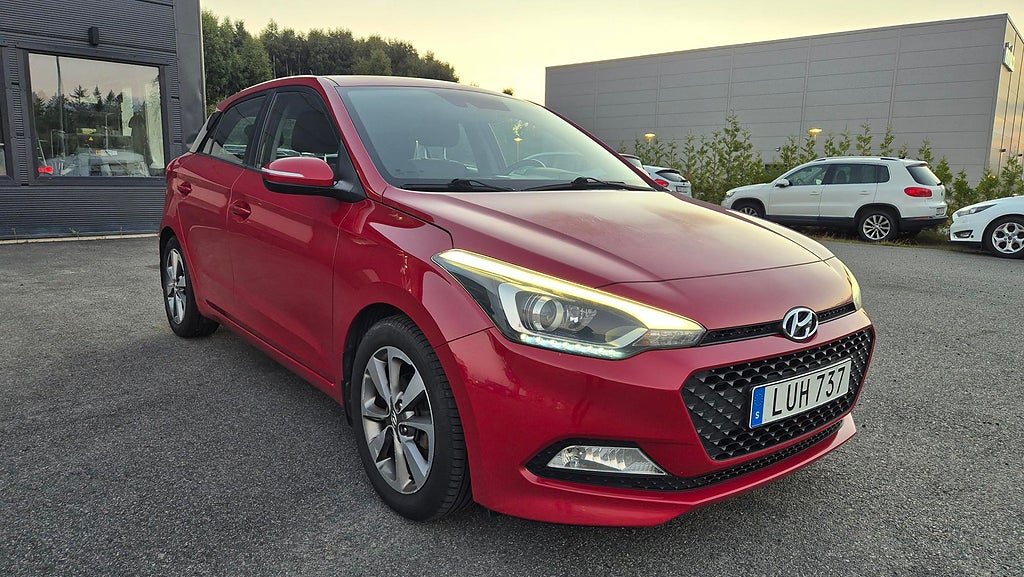 Hyundai i20 1.4 Premium EU6 Nyservad 