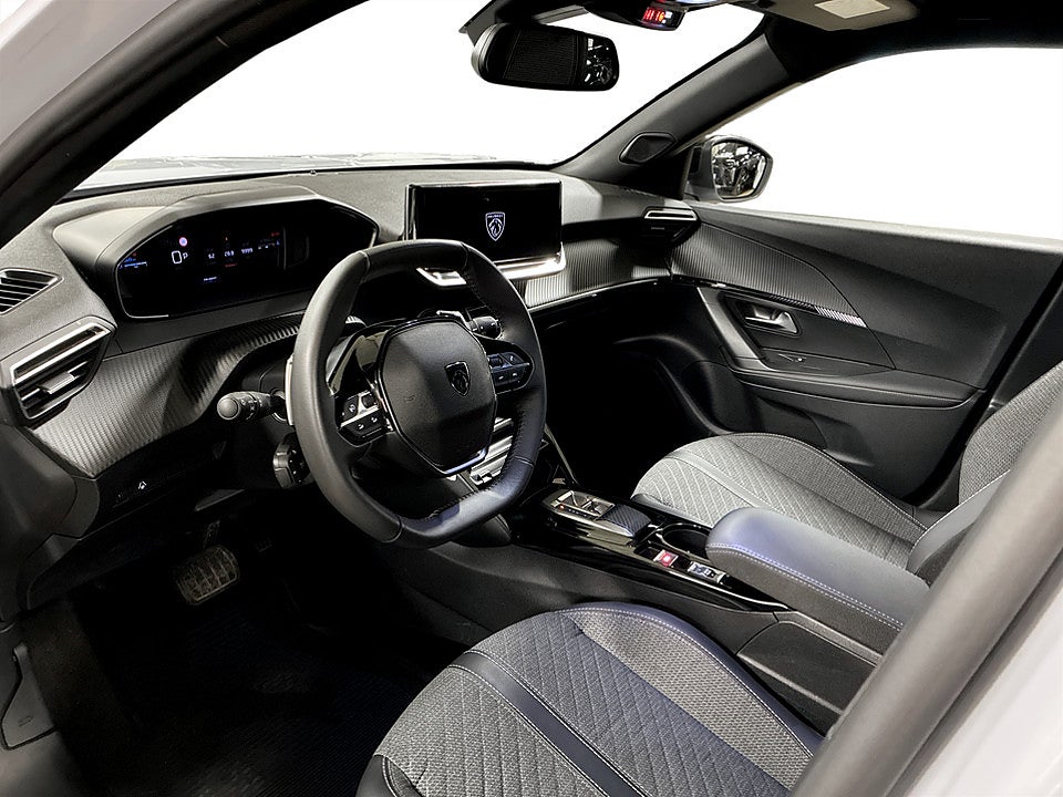 Bild på Peugeot 2008 Allure 1.2 PT 130hk B-KAMERA CARPLAY