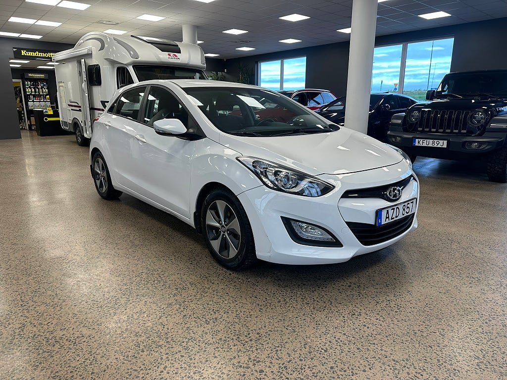 Hyundai i30 5-dörrar 1.6 GDI Business / Rattvärme Bluetooth