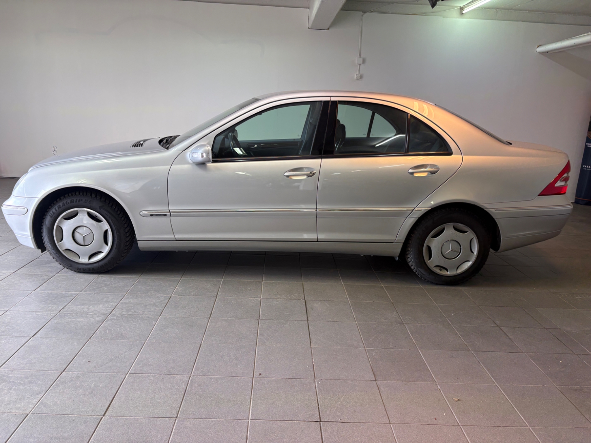 Mercedes-Benz C 180 Elegance ( 2002, bild 4/36