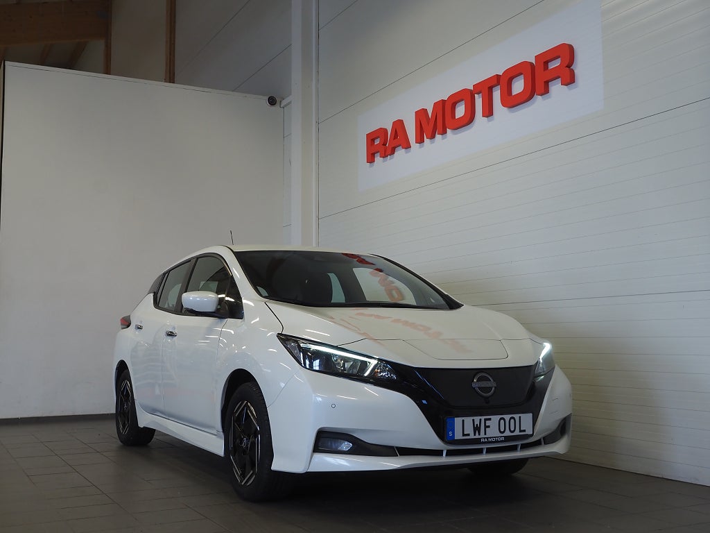 Nissan Leaf 40 kWh 150hk Acenta | Drive assist | 360° | Rattvärme 2022