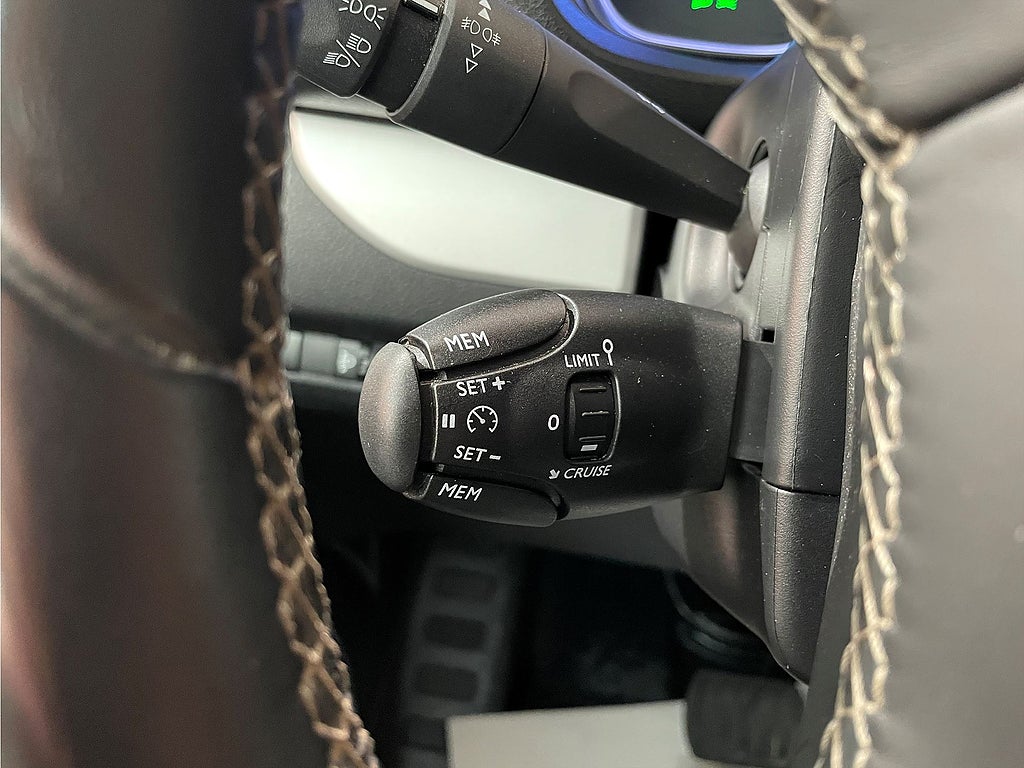 Bild på Peugeot e-Expert PRO+ 75kWh 136hk Aut L3 - B-KAMERA,M-VÄRM,1 ÄGARE