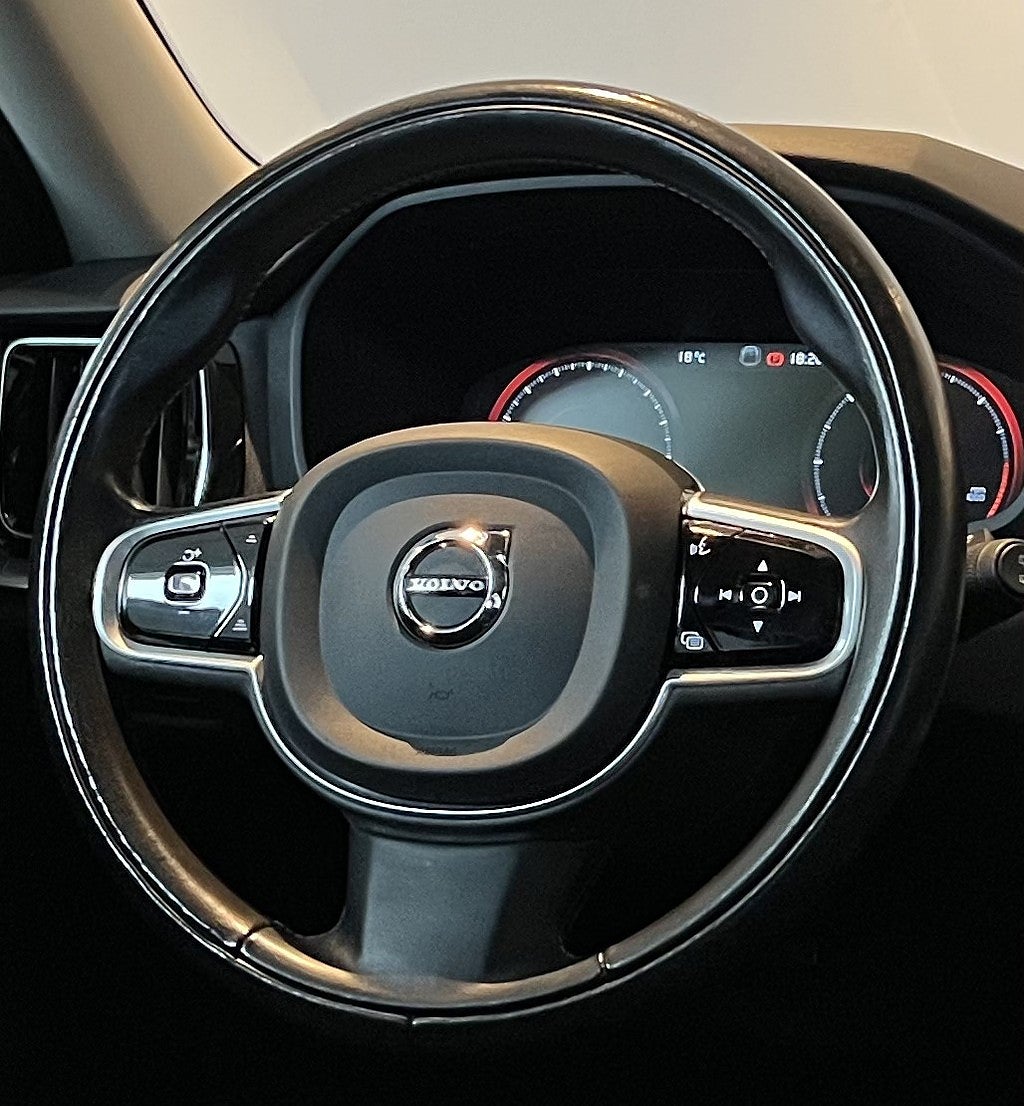 Volvo V60 Cross Country B4 AWD Geartronic Advanced SE DRAG B-KAMERA CARPLAY H&K