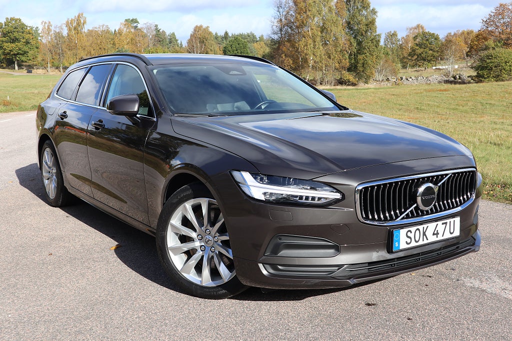 Volvo V90 B4 Momentum 197 hk Auto Drag Värmare Skinn Kamera 