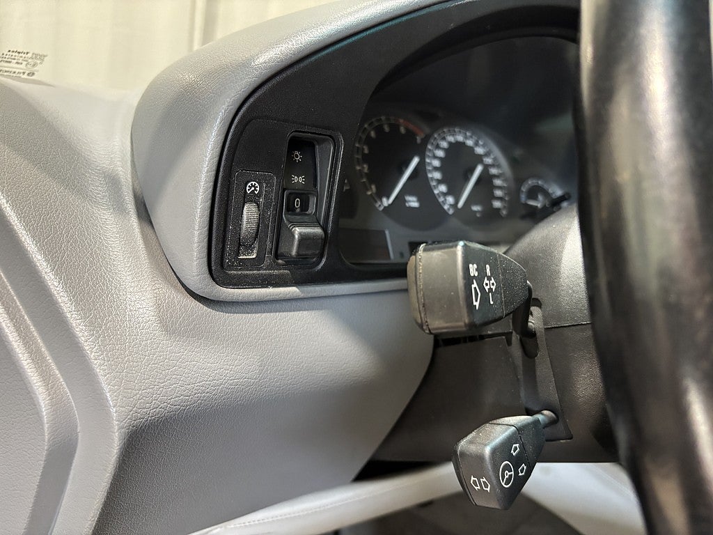 BMW 850 i 300hk